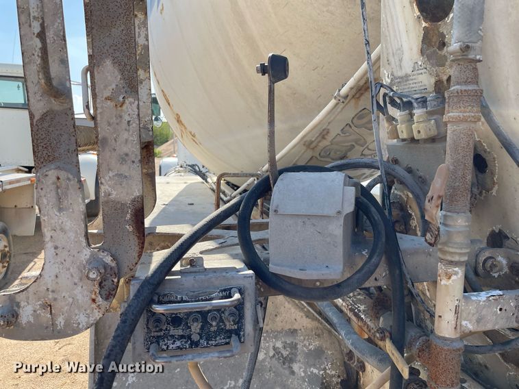 image for item MS9781 2004 Peterbilt 357  ready mix truck