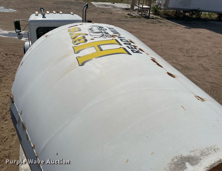 image for item MS9781 2004 Peterbilt 357  ready mix truck