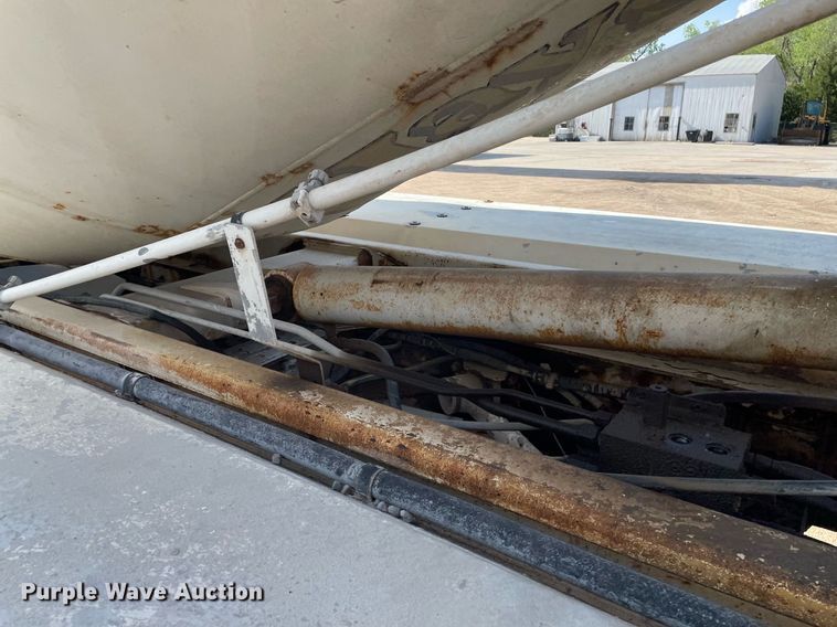 image for item MS9781 2004 Peterbilt 357  ready mix truck