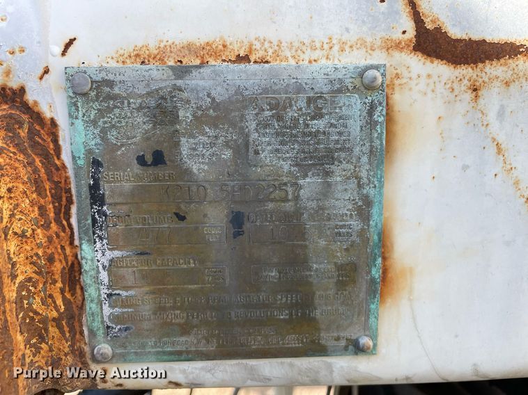 image for item MS9781 2004 Peterbilt 357  ready mix truck