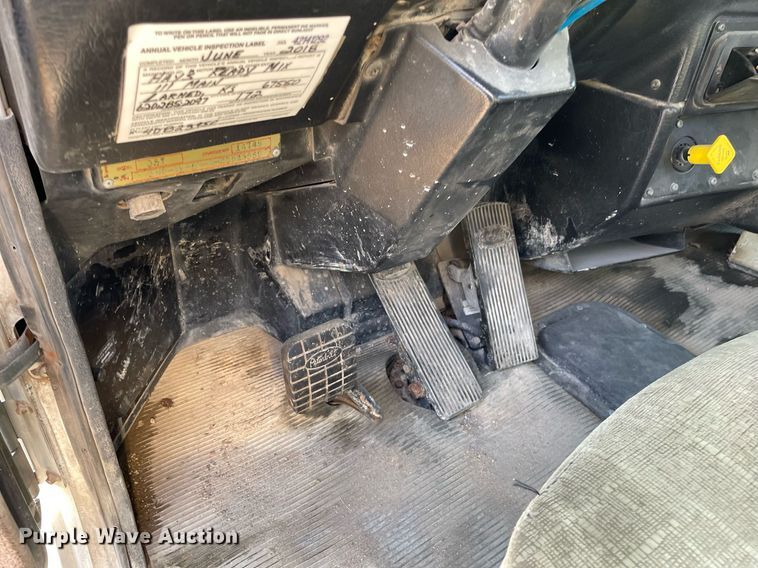 image for item MS9781 2004 Peterbilt 357  ready mix truck