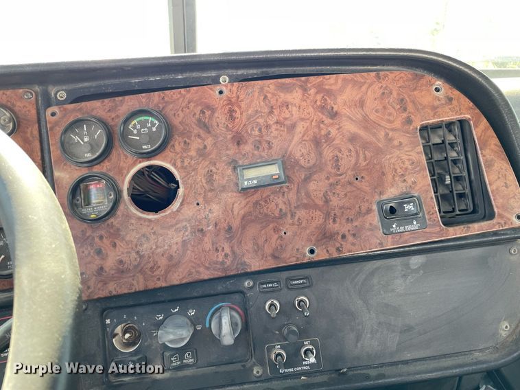 image for item MS9781 2004 Peterbilt 357  ready mix truck