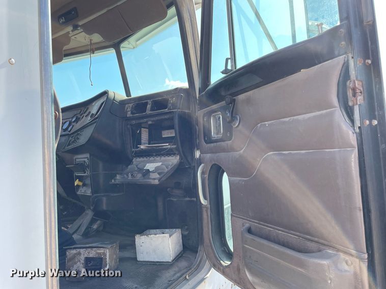 image for item MS9781 2004 Peterbilt 357  ready mix truck