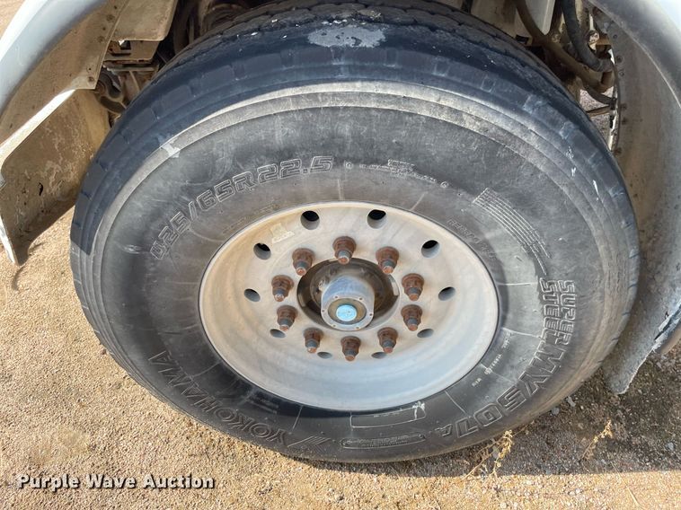 image for item MS9781 2004 Peterbilt 357  ready mix truck