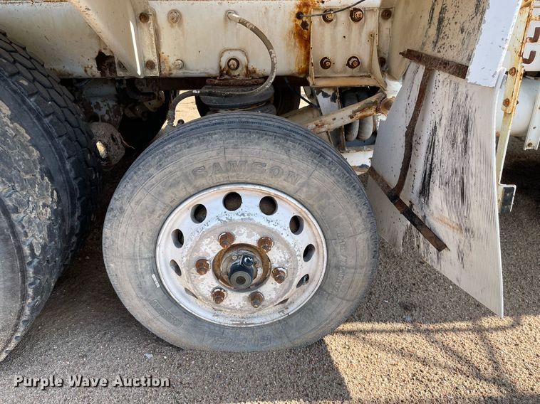 image for item MS9781 2004 Peterbilt 357  ready mix truck