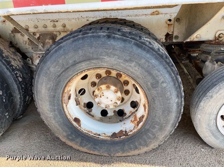 image for item MS9781 2004 Peterbilt 357  ready mix truck