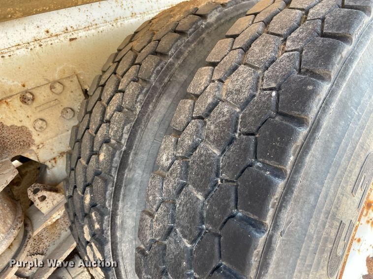 image for item MS9781 2004 Peterbilt 357  ready mix truck