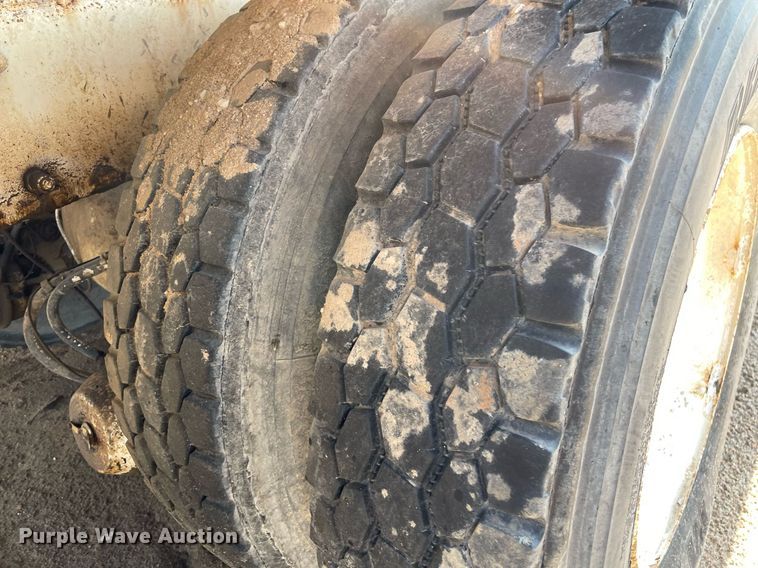 image for item MS9781 2004 Peterbilt 357  ready mix truck