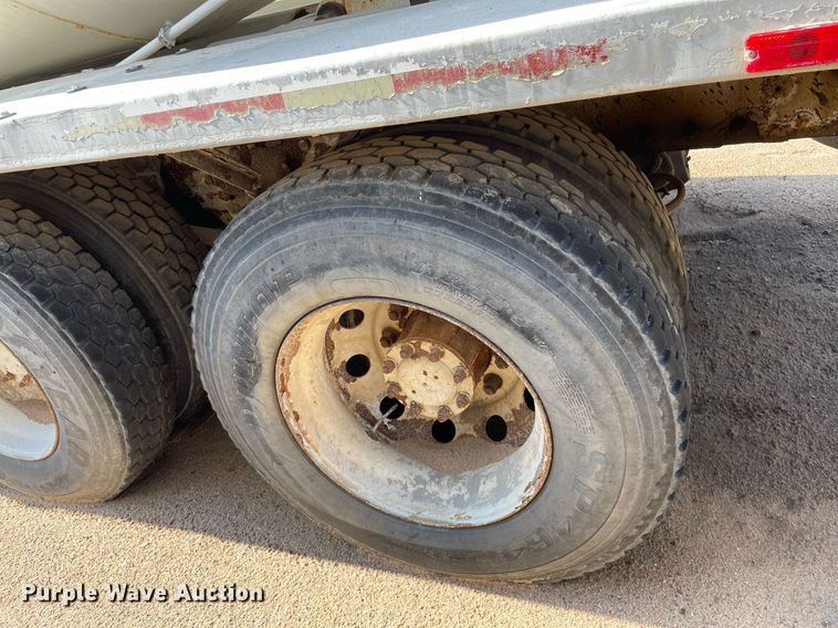 image for item MS9781 2004 Peterbilt 357  ready mix truck