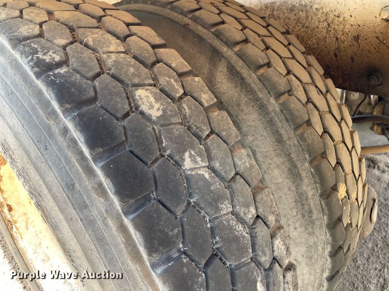 image for item MS9781 2004 Peterbilt 357  ready mix truck