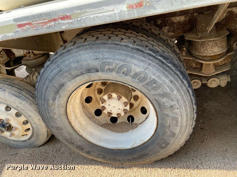 image for item MS9781 2004 Peterbilt 357  ready mix truck