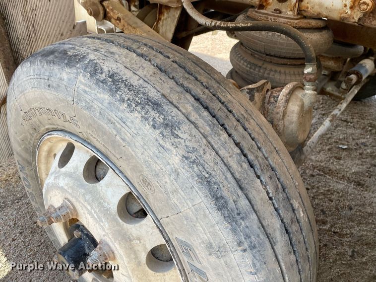 image for item MS9781 2004 Peterbilt 357  ready mix truck