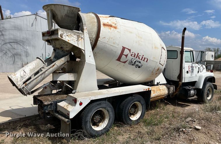 image for item MS9782 1992 Ford L8000  ready mix truck