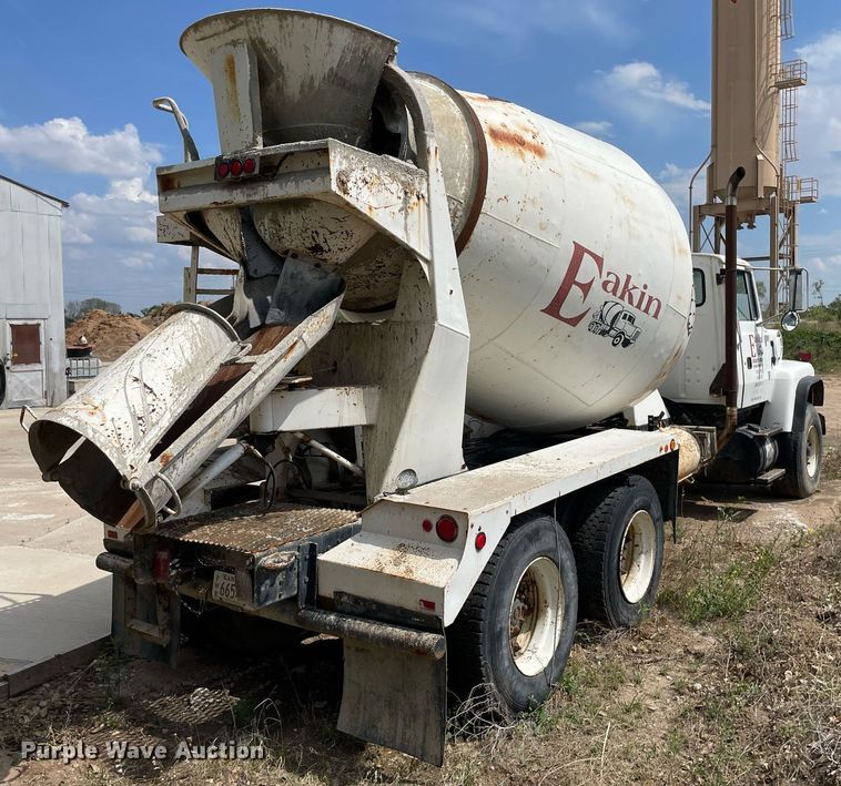 image for item MS9782 1992 Ford L8000  ready mix truck