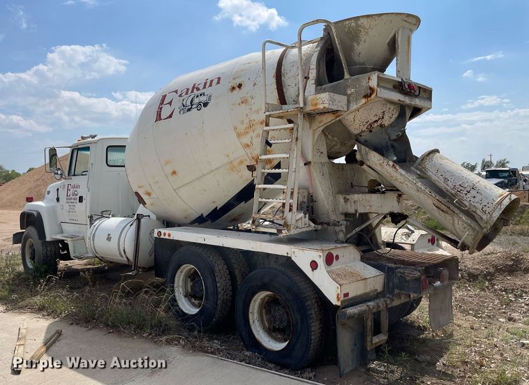image for item MS9782 1992 Ford L8000  ready mix truck