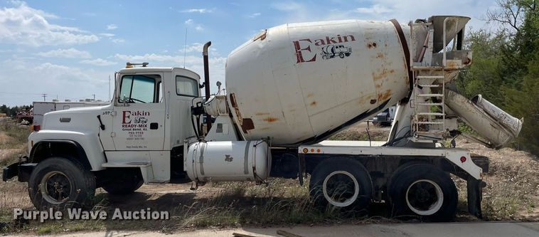 image for item MS9782 1992 Ford L8000  ready mix truck