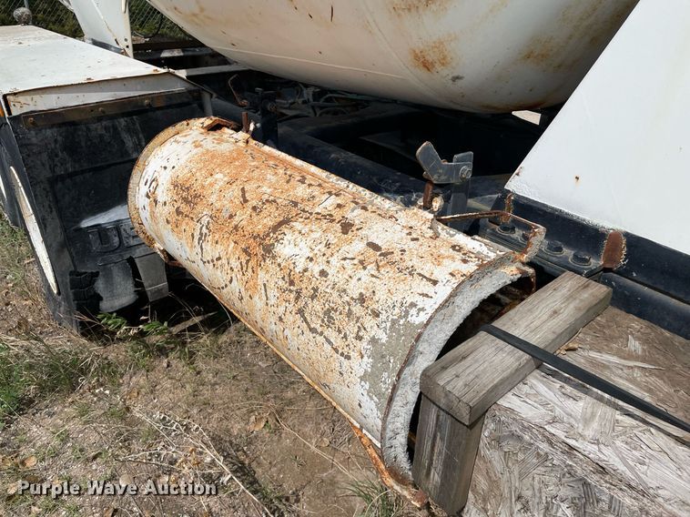 image for item MS9782 1992 Ford L8000  ready mix truck