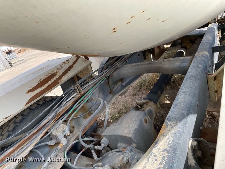 image for item MS9782 1992 Ford L8000  ready mix truck