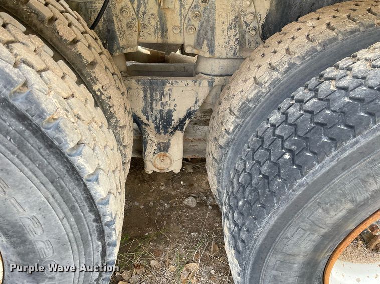 image for item MS9782 1992 Ford L8000  ready mix truck