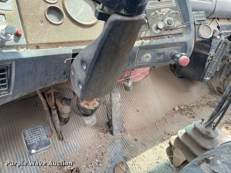 image for item MS9782 1992 Ford L8000  ready mix truck