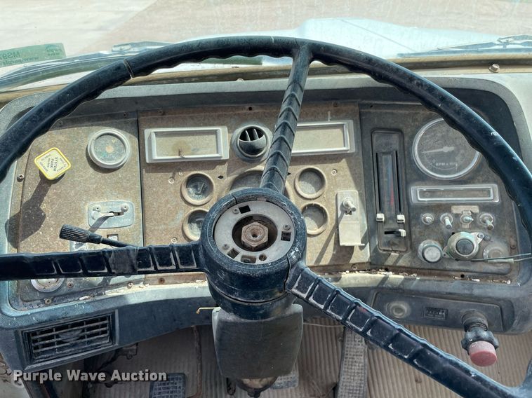 image for item MS9782 1992 Ford L8000  ready mix truck