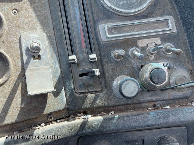 image for item MS9782 1992 Ford L8000  ready mix truck