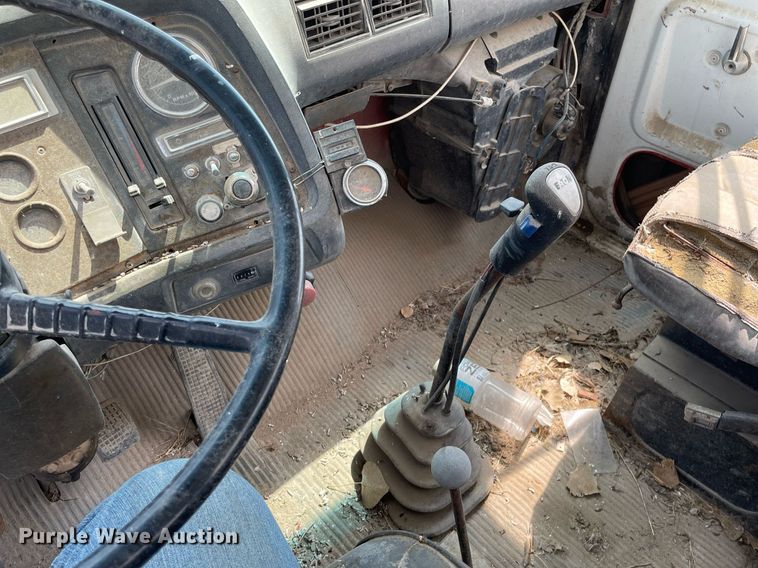 image for item MS9782 1992 Ford L8000  ready mix truck