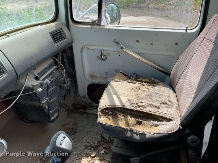 image for item MS9782 1992 Ford L8000  ready mix truck