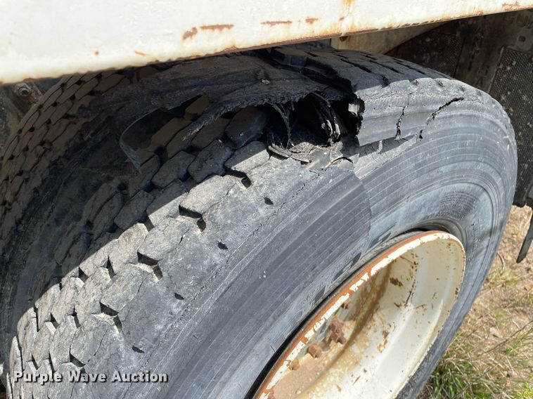 image for item MS9782 1992 Ford L8000  ready mix truck