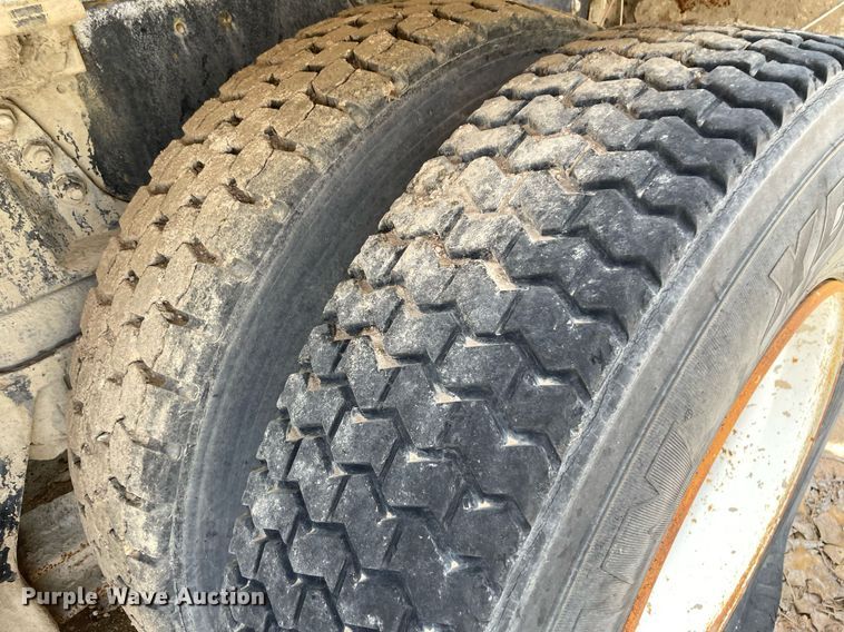 image for item MS9782 1992 Ford L8000  ready mix truck