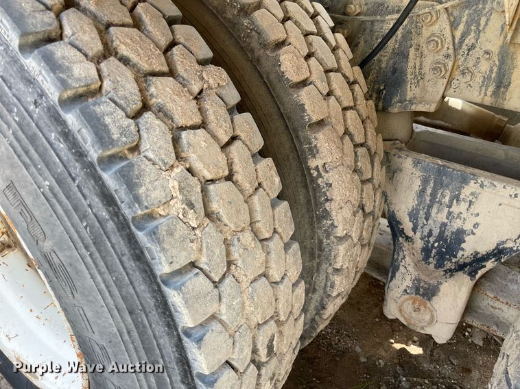 image for item MS9782 1992 Ford L8000  ready mix truck