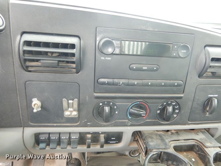 image for item DK1855 2006 Ford F350 Super Duty XL  dump bed pickup truck