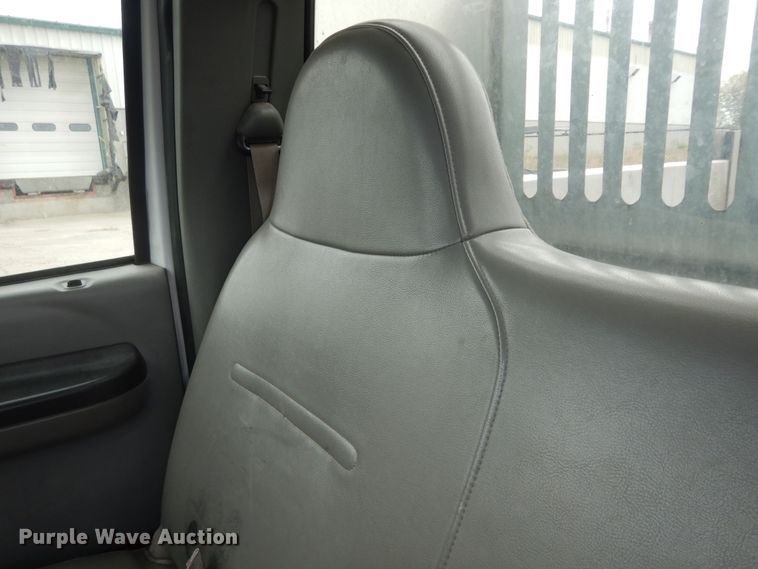 image for item DK1855 2006 Ford F350 Super Duty XL  dump bed pickup truck