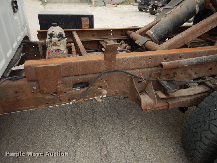 image for item DK1855 2006 Ford F350 Super Duty XL  dump bed pickup truck