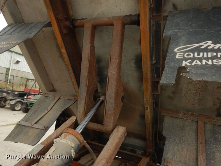 image for item DK1855 2006 Ford F350 Super Duty XL  dump bed pickup truck