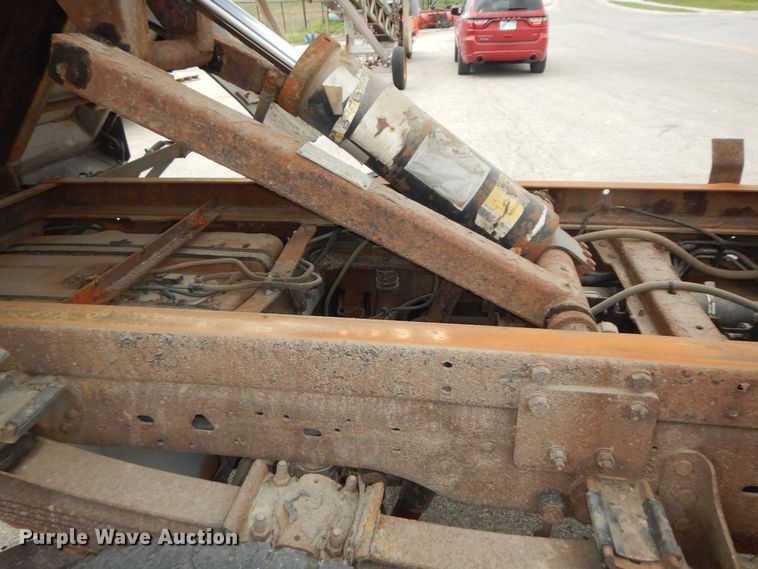 image for item DK1855 2006 Ford F350 Super Duty XL  dump bed pickup truck