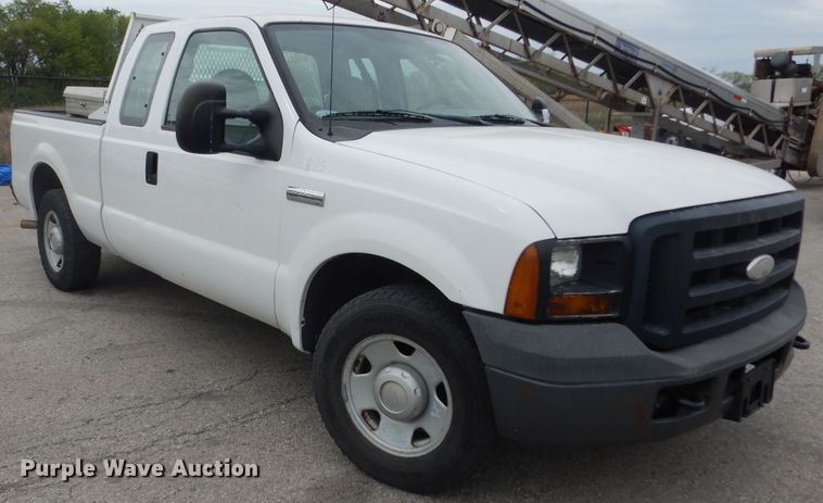 image for item DK1856 2006 Ford F250 Super Duty XL  SuperCab pickup truck