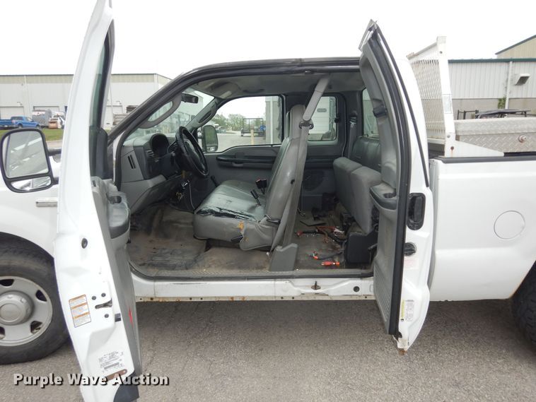 image for item DK1856 2006 Ford F250 Super Duty XL  SuperCab pickup truck