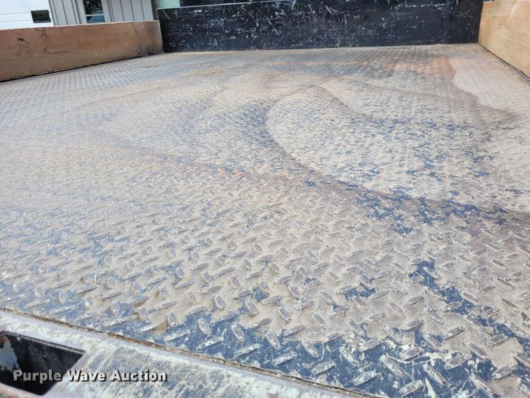 image for item DK1859 2017 Chevrolet Silverado 3500HD  dump flatbed pickup truck