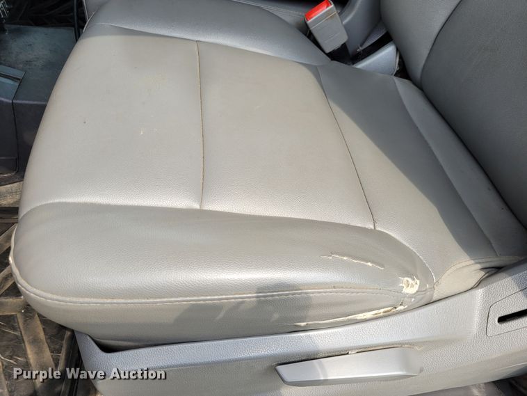 image for item DK1859 2017 Chevrolet Silverado 3500HD  dump flatbed pickup truck