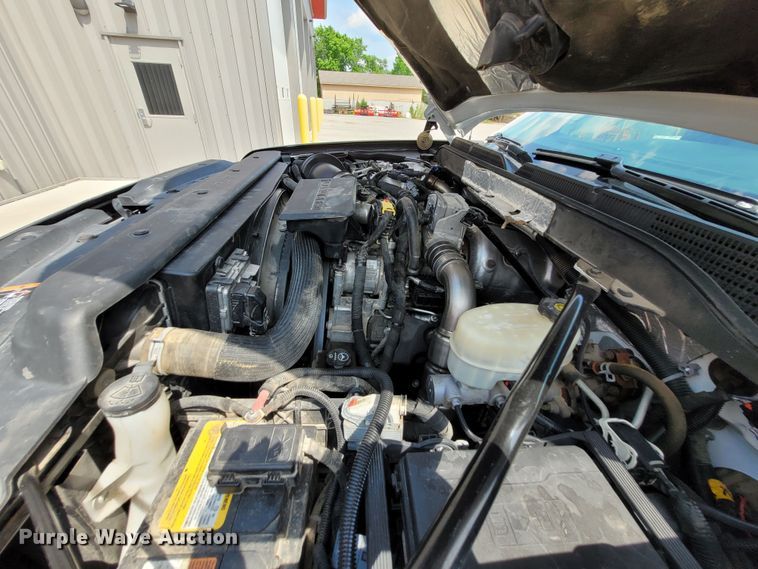 image for item DK1859 2017 Chevrolet Silverado 3500HD  dump flatbed pickup truck