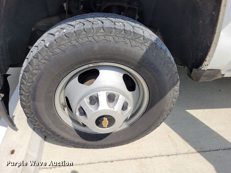 image for item DK1859 2017 Chevrolet Silverado 3500HD  dump flatbed pickup truck