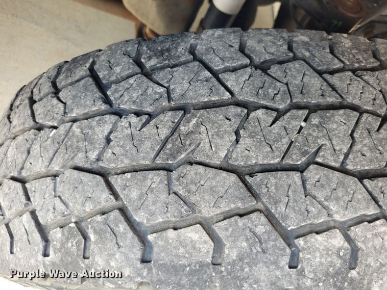 image for item DK1859 2017 Chevrolet Silverado 3500HD  dump flatbed pickup truck