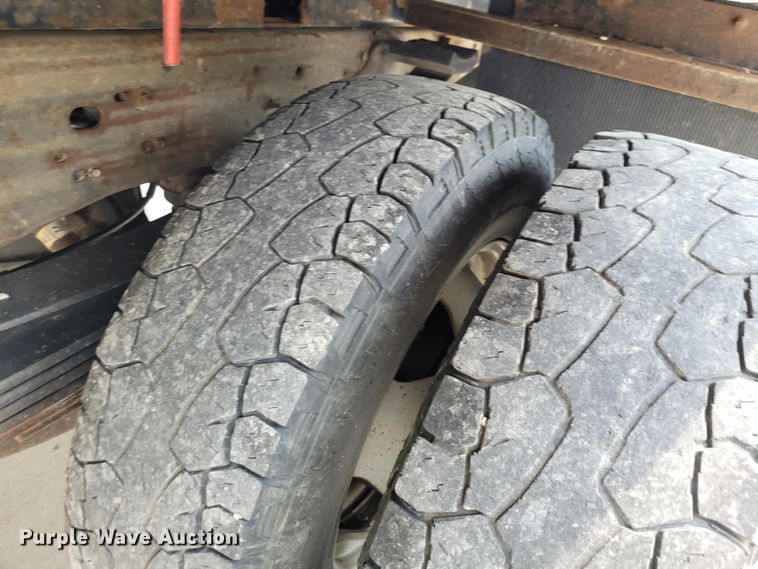 image for item DK1859 2017 Chevrolet Silverado 3500HD  dump flatbed pickup truck