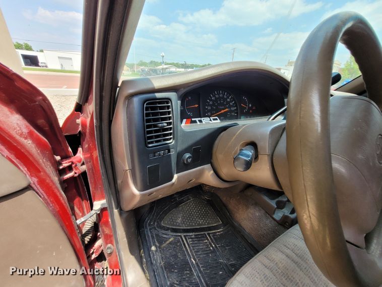 image for item DK1864 1998 Toyota Tacoma  pickup truck