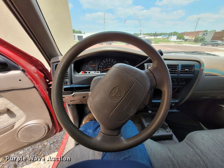 image for item DK1864 1998 Toyota Tacoma  pickup truck