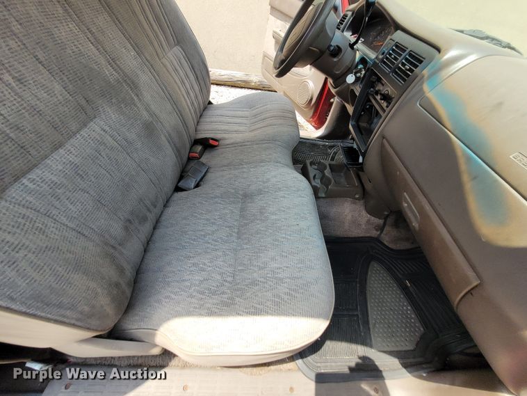 image for item DK1864 1998 Toyota Tacoma  pickup truck