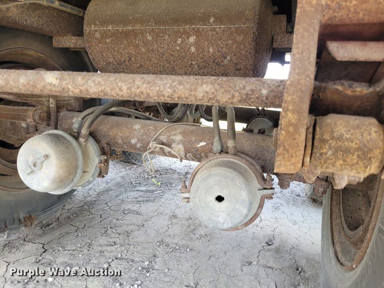 image for item DK1865 1978 Budd NS2S450A56  dry van trailer