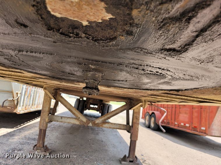 image for item DK1866 1978 Freuhauf FBZ9F240  dry van trailer