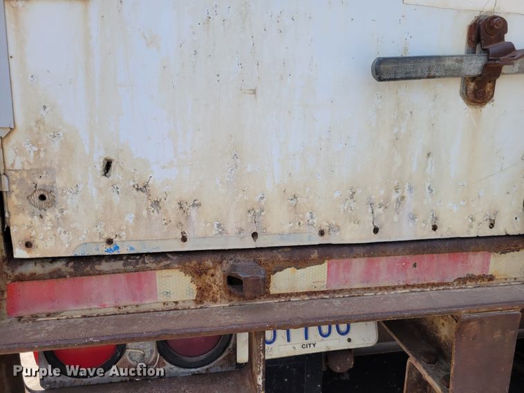 image for item DK1866 1978 Freuhauf FBZ9F240  dry van trailer